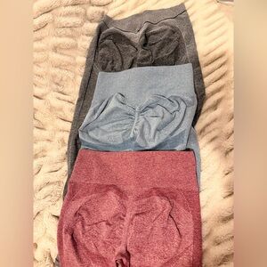 Set of Three Seamless Leggings in Gray, Blue, and Red
